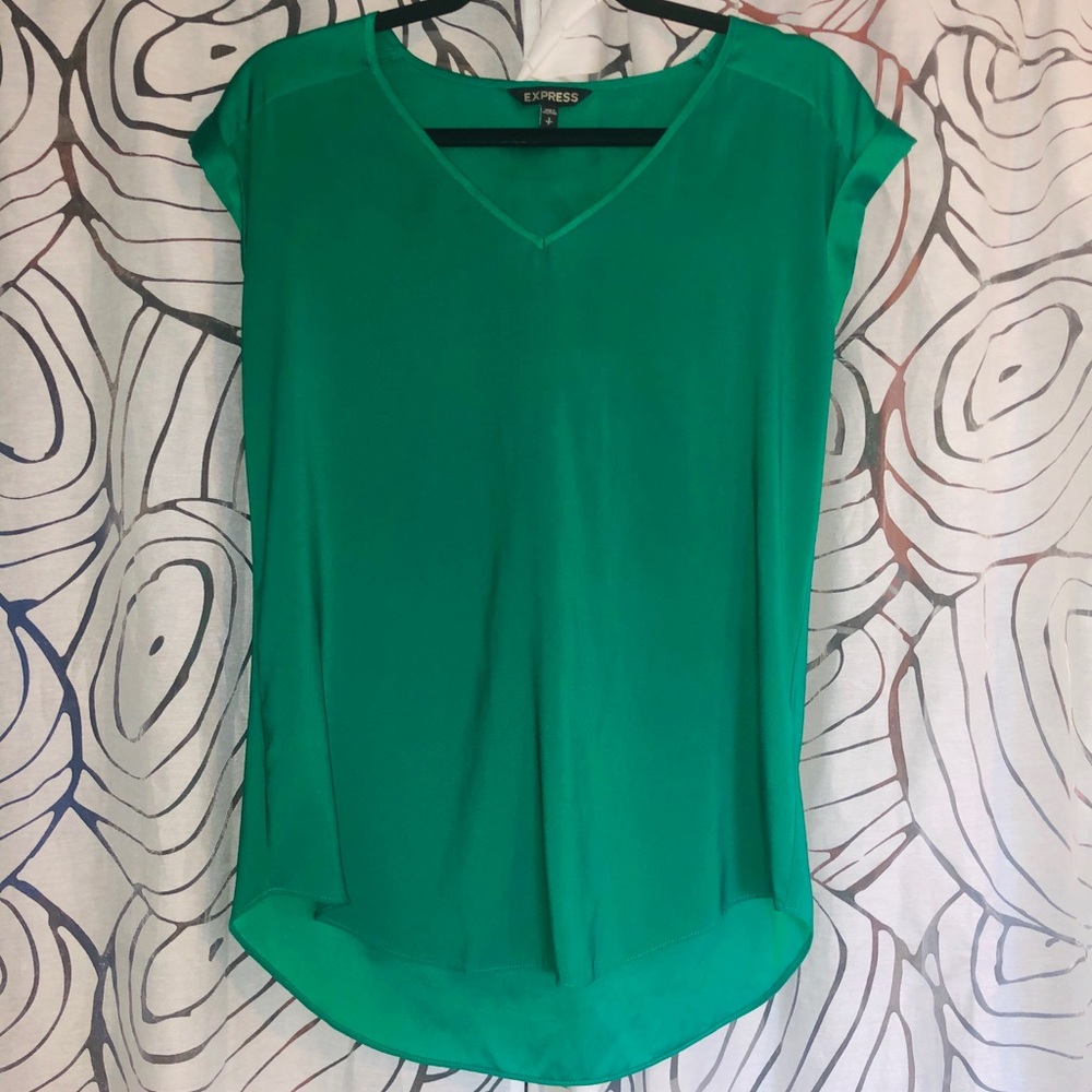 EXPRESS Silky V-Neck Gramercy Tee